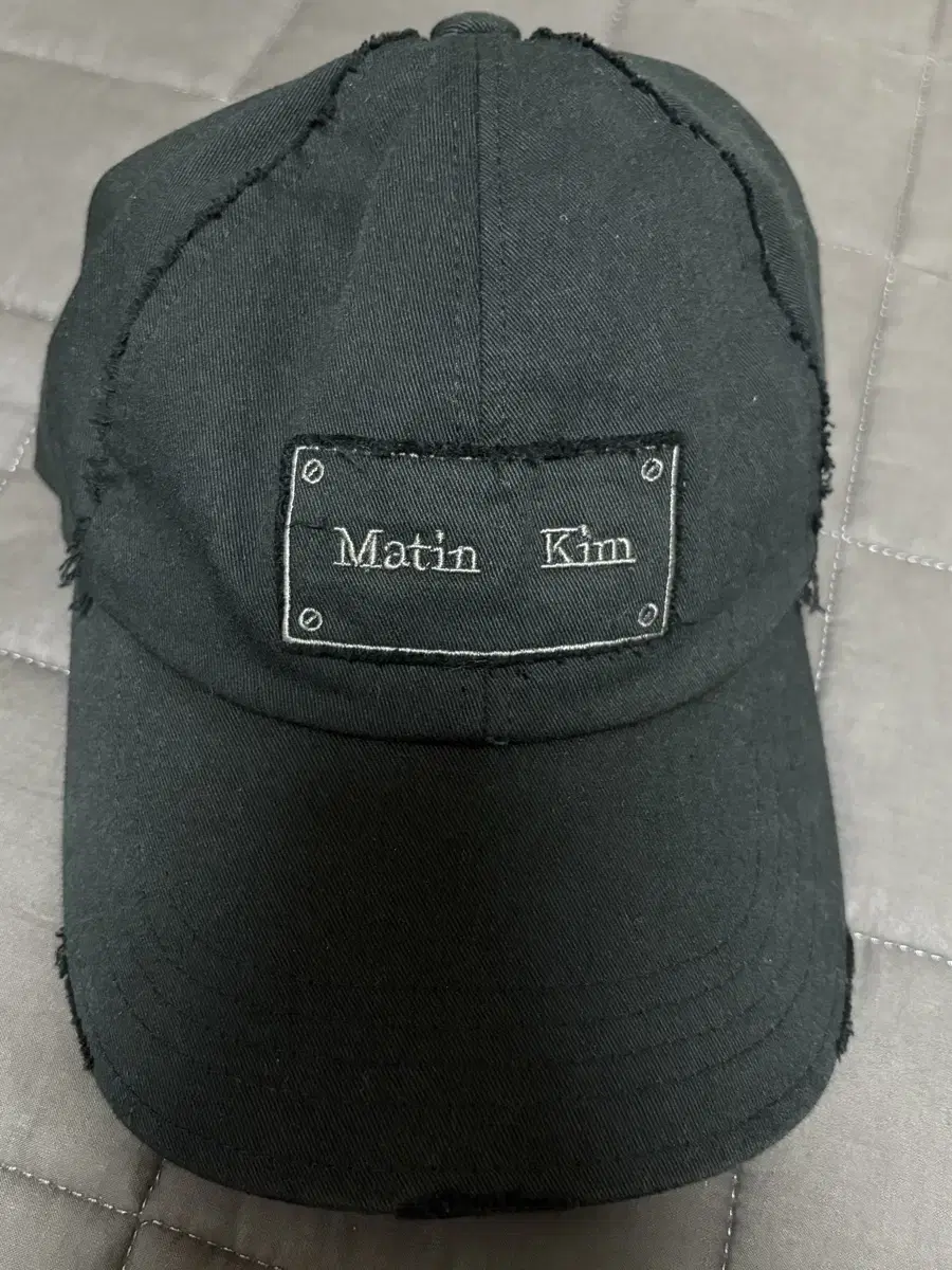 帽子 Matin Kim LETTERING WASHED BALL CAP MATIN LOGO WASHED BALL CAP IN BEIGE – Matin Kim